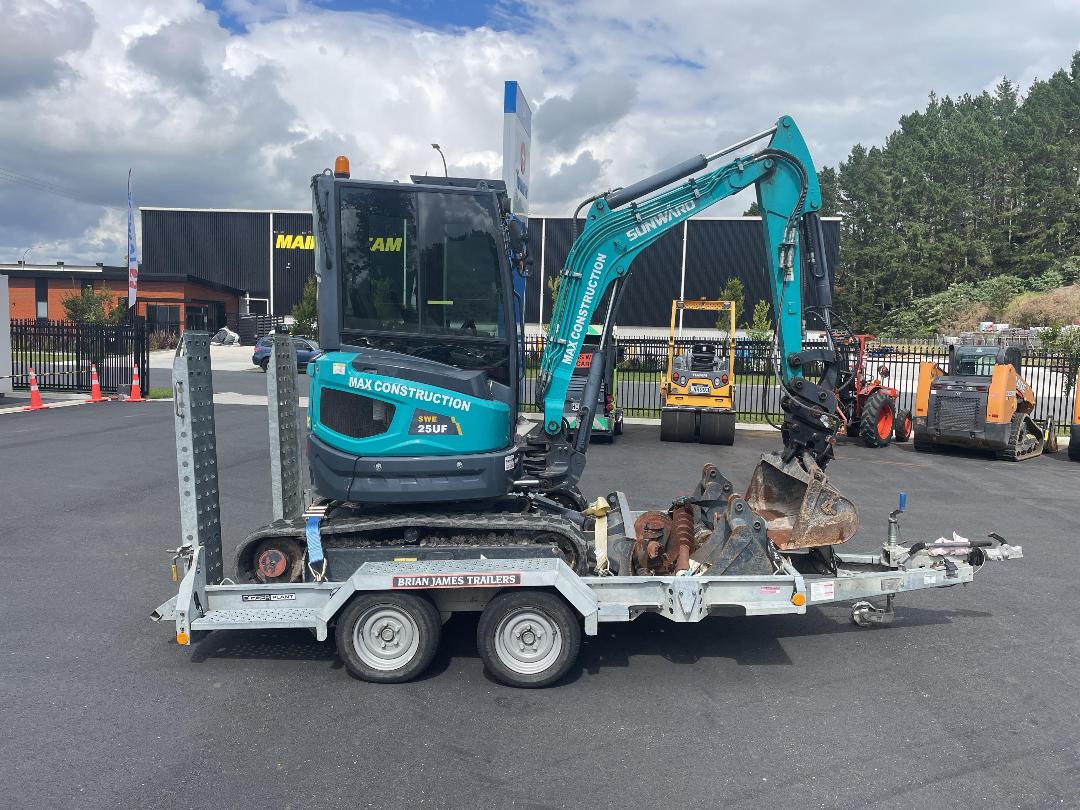 Photo '32' of Sunward SWE25UF with Trailer Excavator