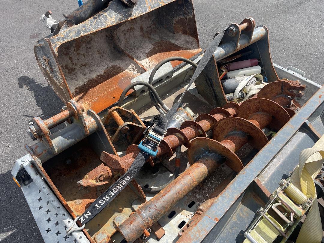 Photo '35' of Sunward SWE25UF with Trailer Excavator