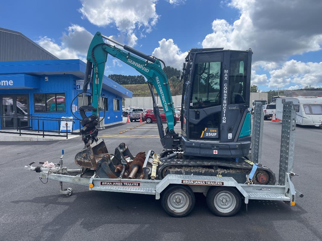 Photo '39' of Sunward SWE25UF with Trailer Excavator