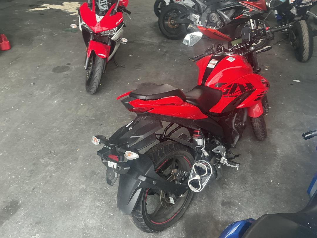 Photo '6' of Suzuki GSX150DF