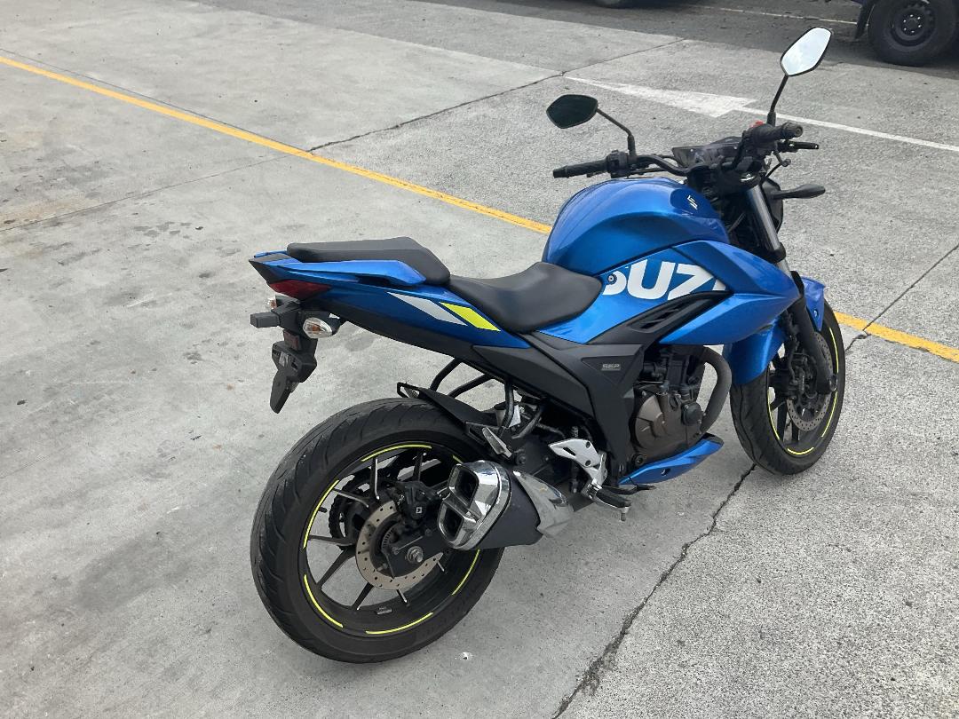 Photo '7' of Suzuki GSX250 RL Photo '7' of Suzuki GSX250 RL