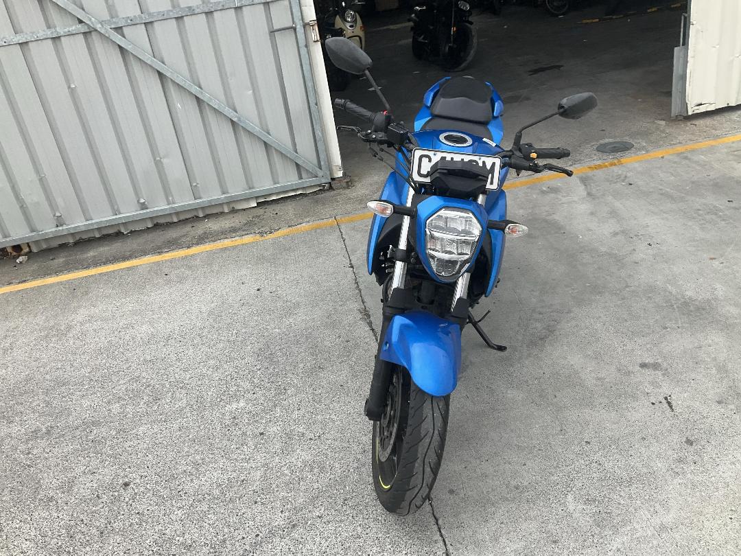 Photo '3' of Suzuki GSX250 RL Photo '3' of Suzuki GSX250 RL