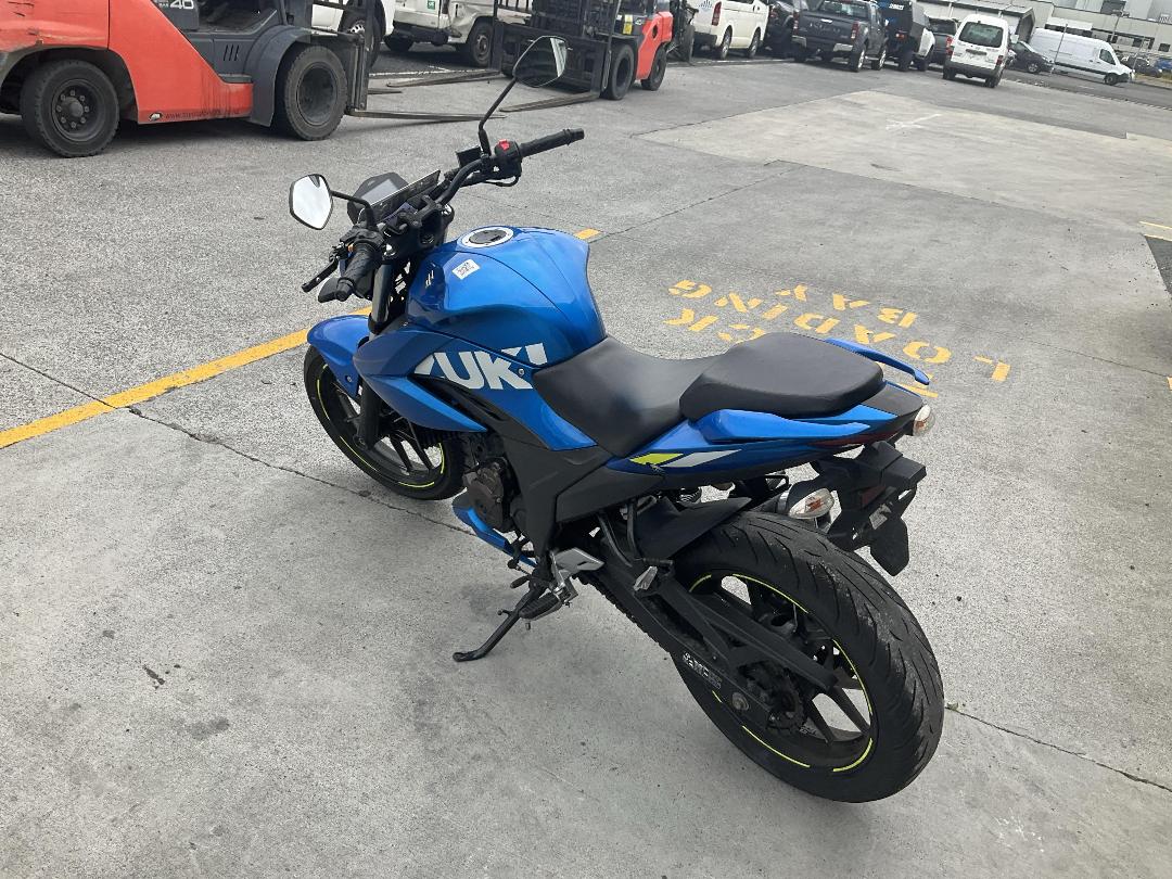 Photo '5' of Suzuki GSX250 RL Photo '5' of Suzuki GSX250 RL