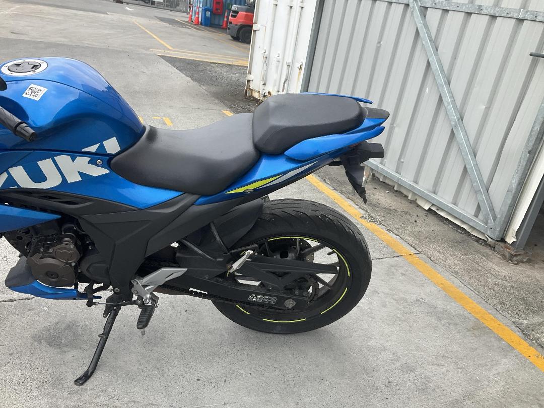 Photo '14' of Suzuki GSX250 RL Photo '14' of Suzuki GSX250 RL