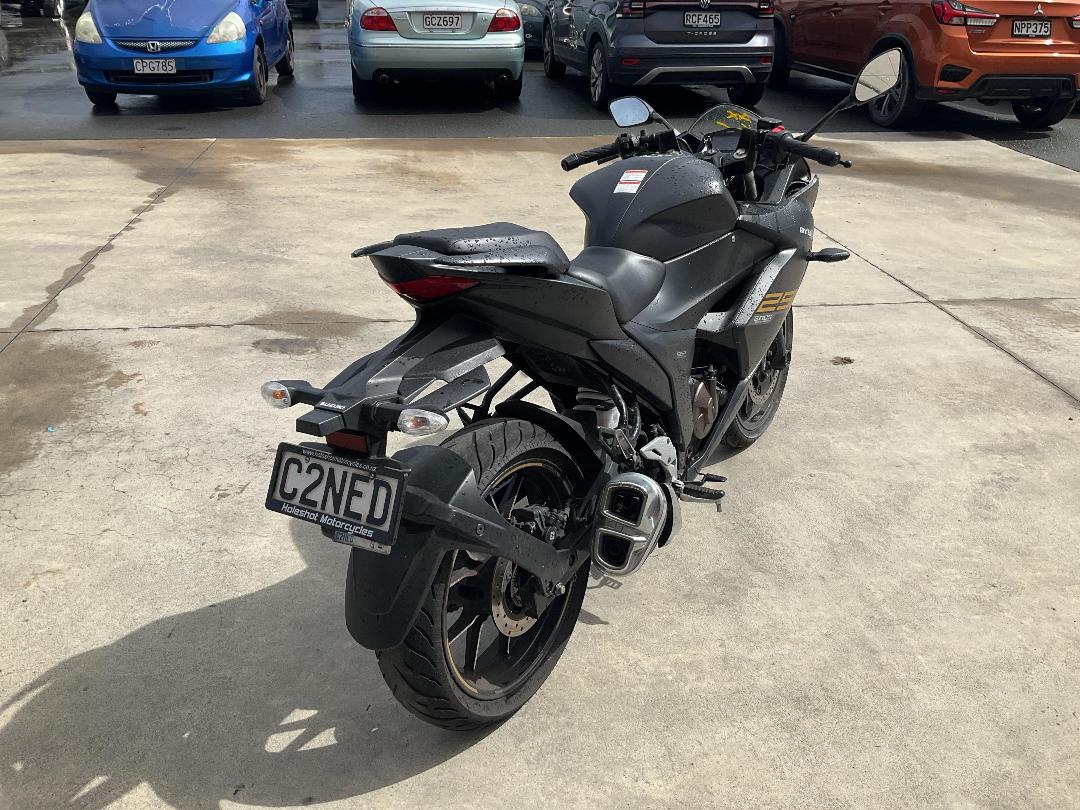 Photo '3' of Suzuki GSX250 Frlm2