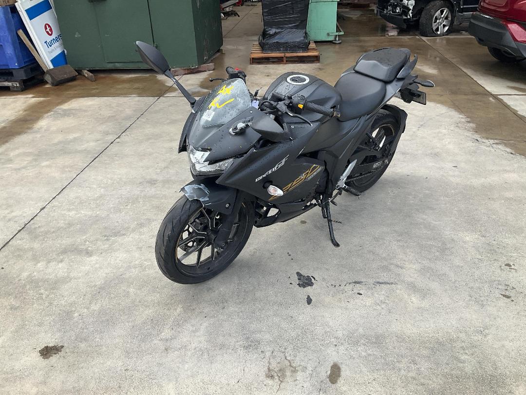 Photo '7' of Suzuki GSX250 Frlm2