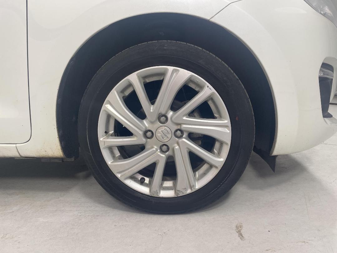 Photo '9' of Suzuki Swift