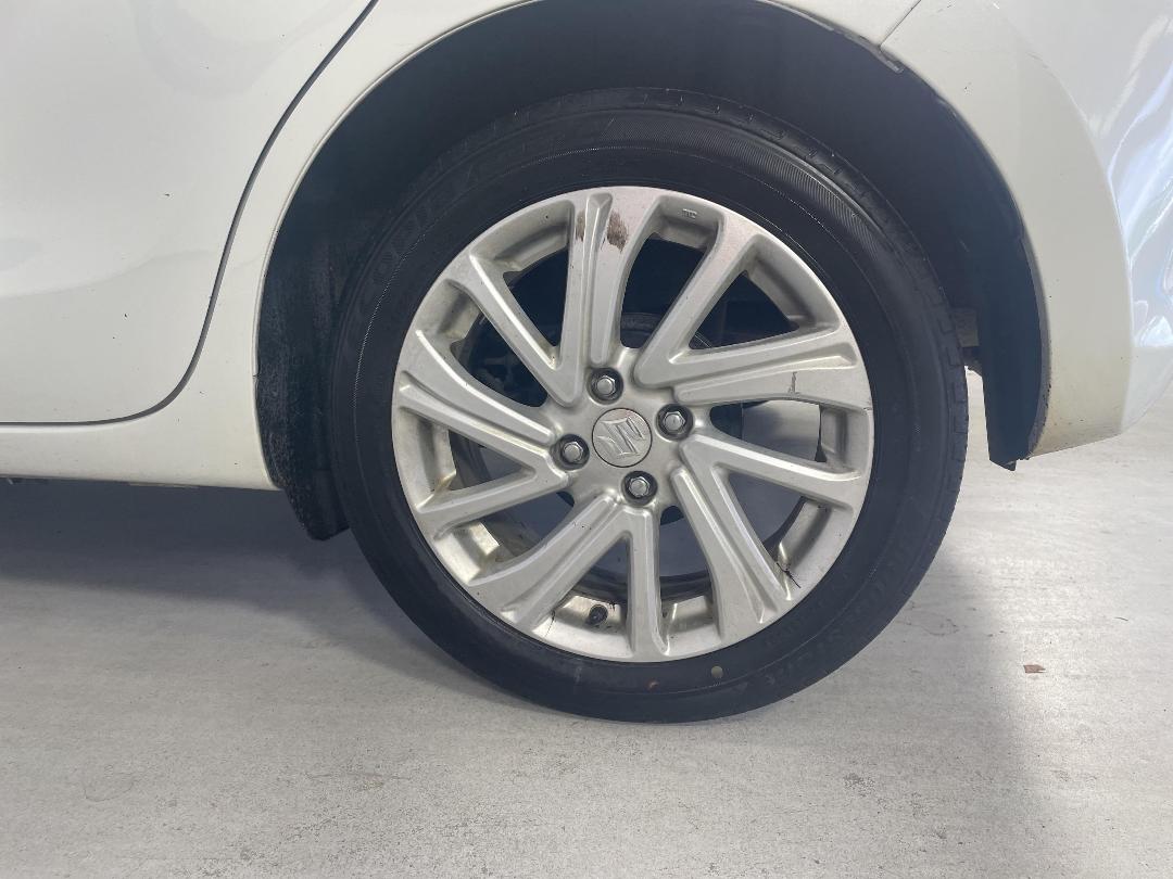 Photo '11' of Suzuki Swift