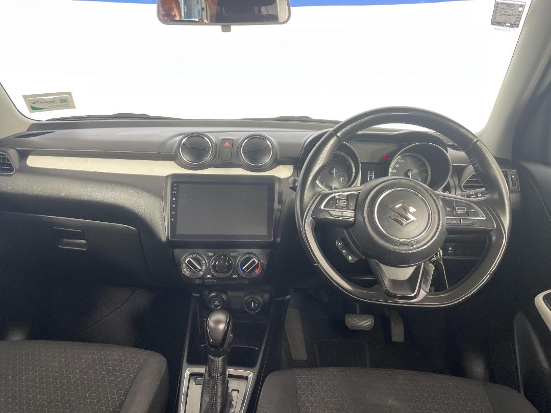 Photo '17' of Suzuki Swift