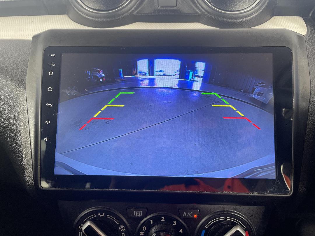 Photo '23' of Suzuki Swift