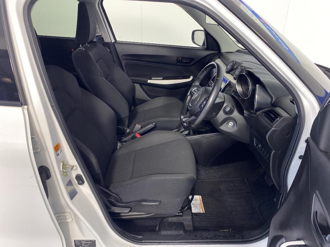 Photo '16' of Suzuki Swift Photo '16' of Suzuki Swift