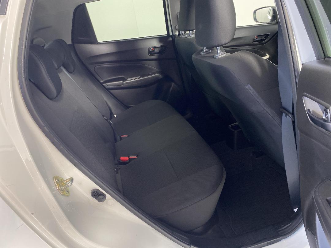 Photo '20' of Suzuki Swift Photo '20' of Suzuki Swift