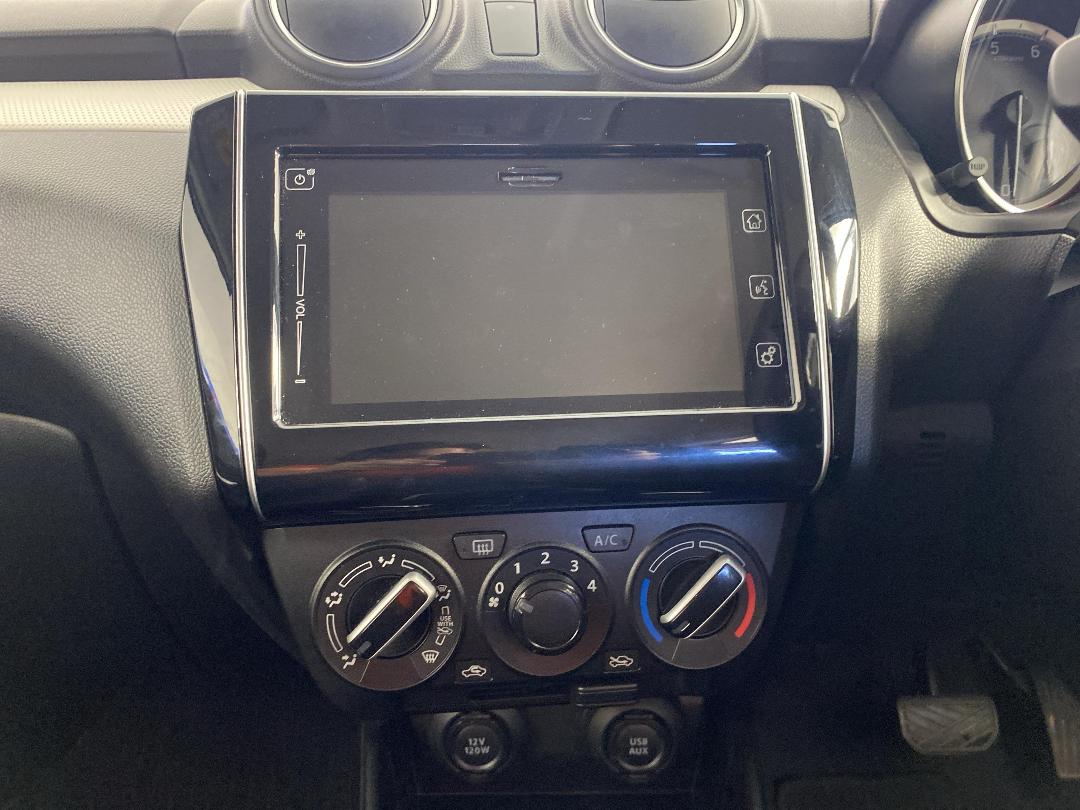 Photo '18' of Suzuki Swift Photo '18' of Suzuki Swift