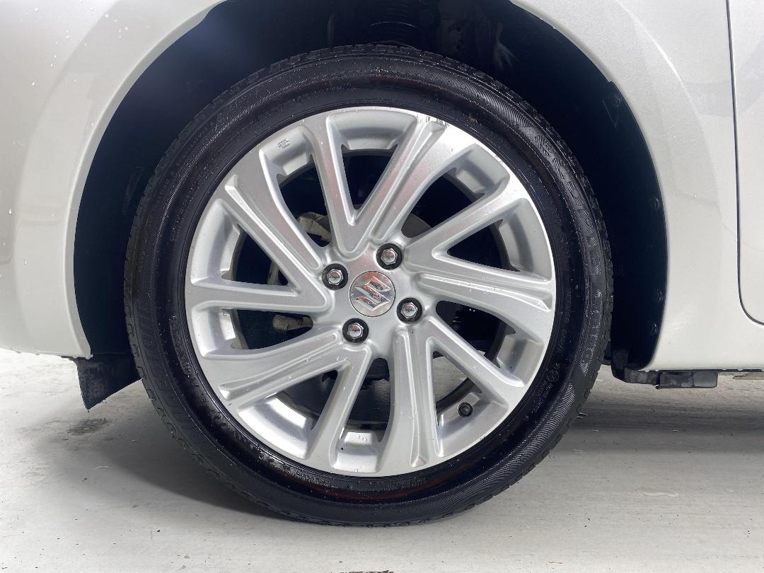 Photo '10' of Suzuki Swift