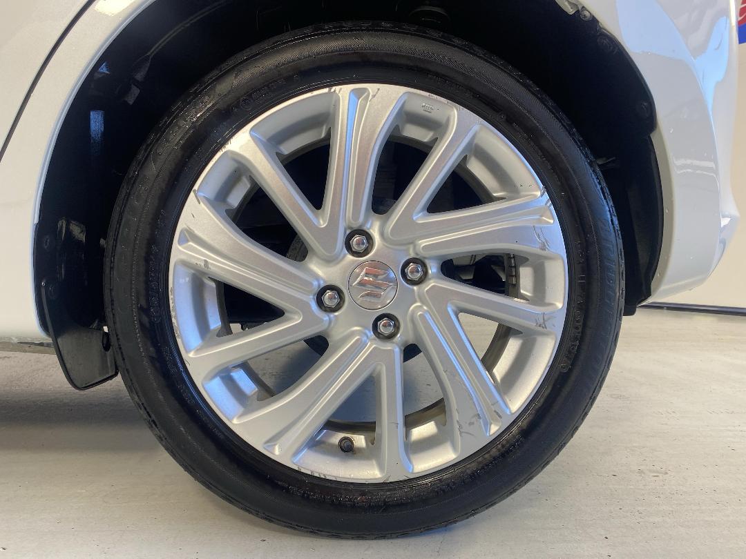 Photo '11' of Suzuki Swift