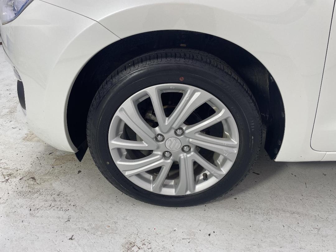 Photo '10' of Suzuki Swift