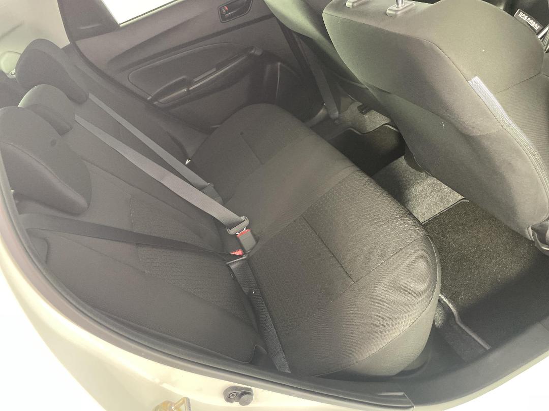 Photo '20' of Suzuki Swift