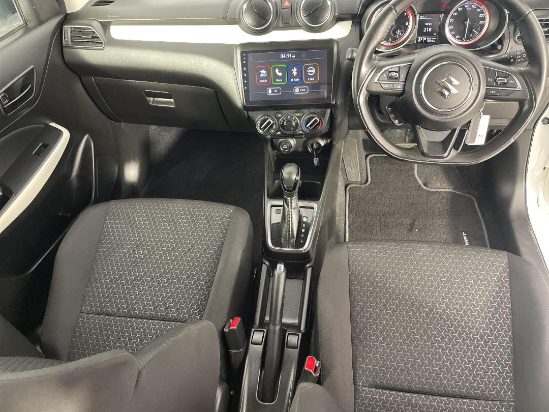 Photo '18' of Suzuki Swift