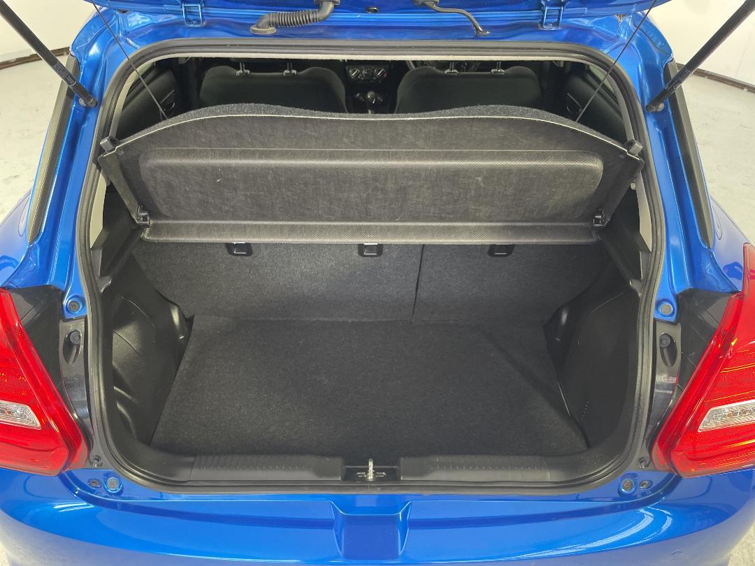 Photo '14' of Suzuki Swift