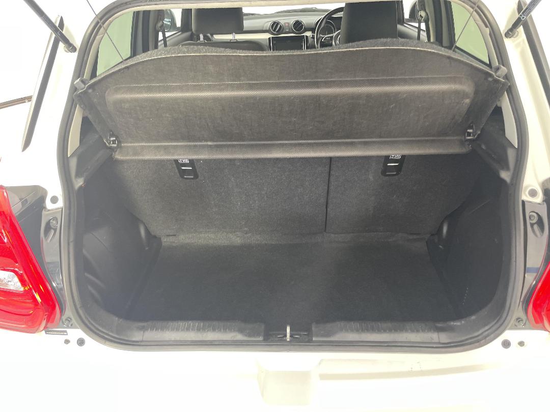 Photo '14' of Suzuki Swift