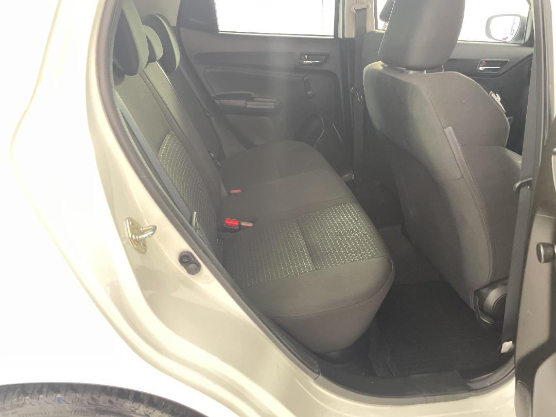 Photo '20' of Suzuki Swift