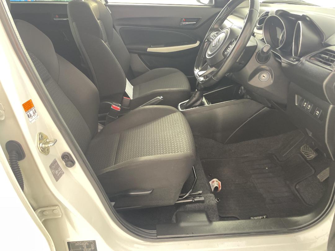 Photo '16' of Suzuki Swift