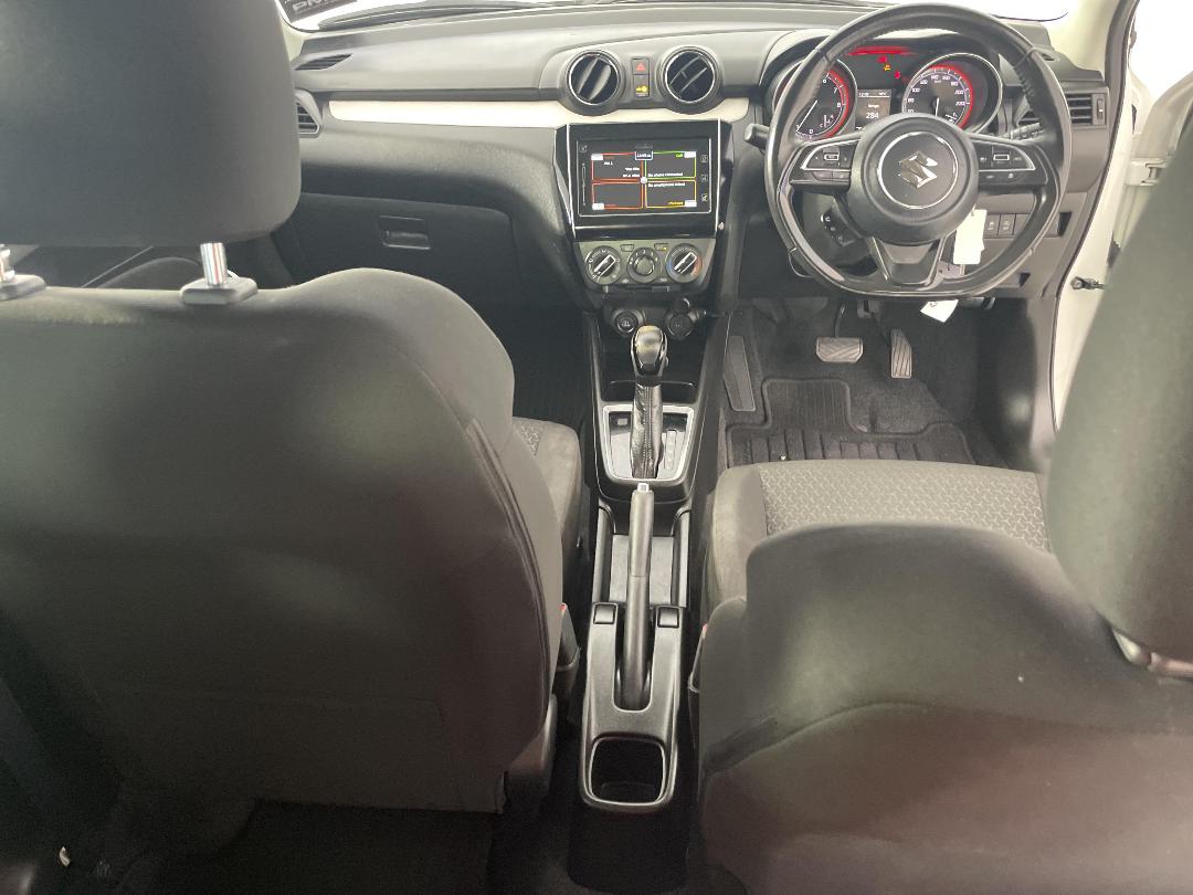 Photo '18' of Suzuki Swift