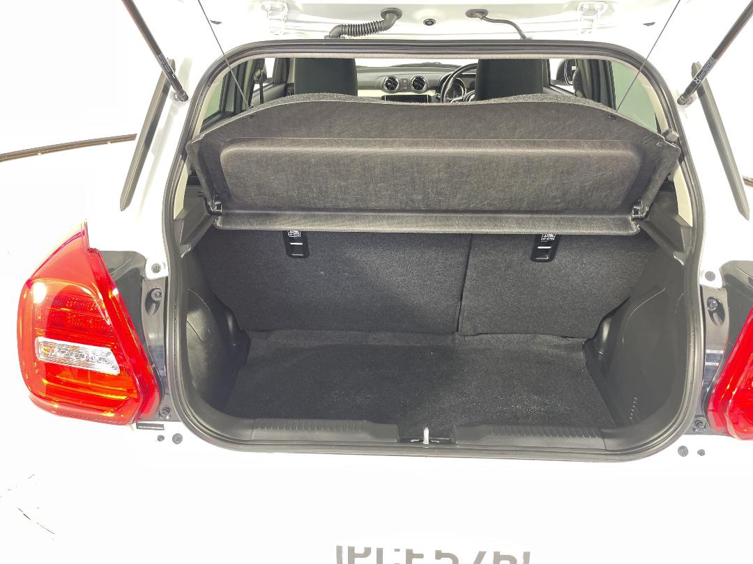 Photo '14' of Suzuki Swift