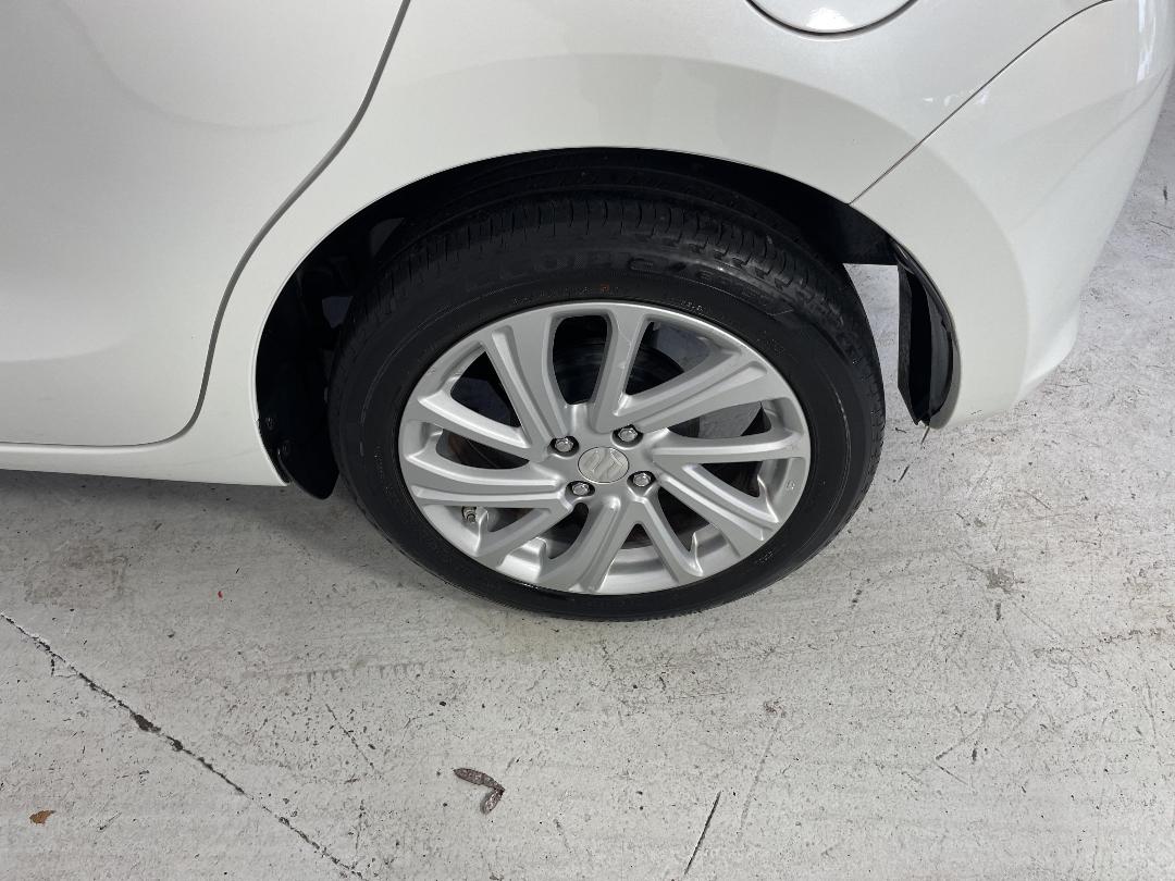 Photo '11' of Suzuki Swift