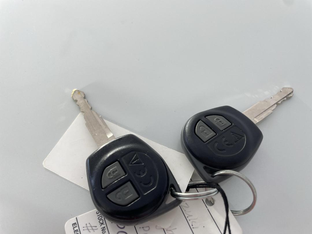 Photo '22' of Suzuki Swift