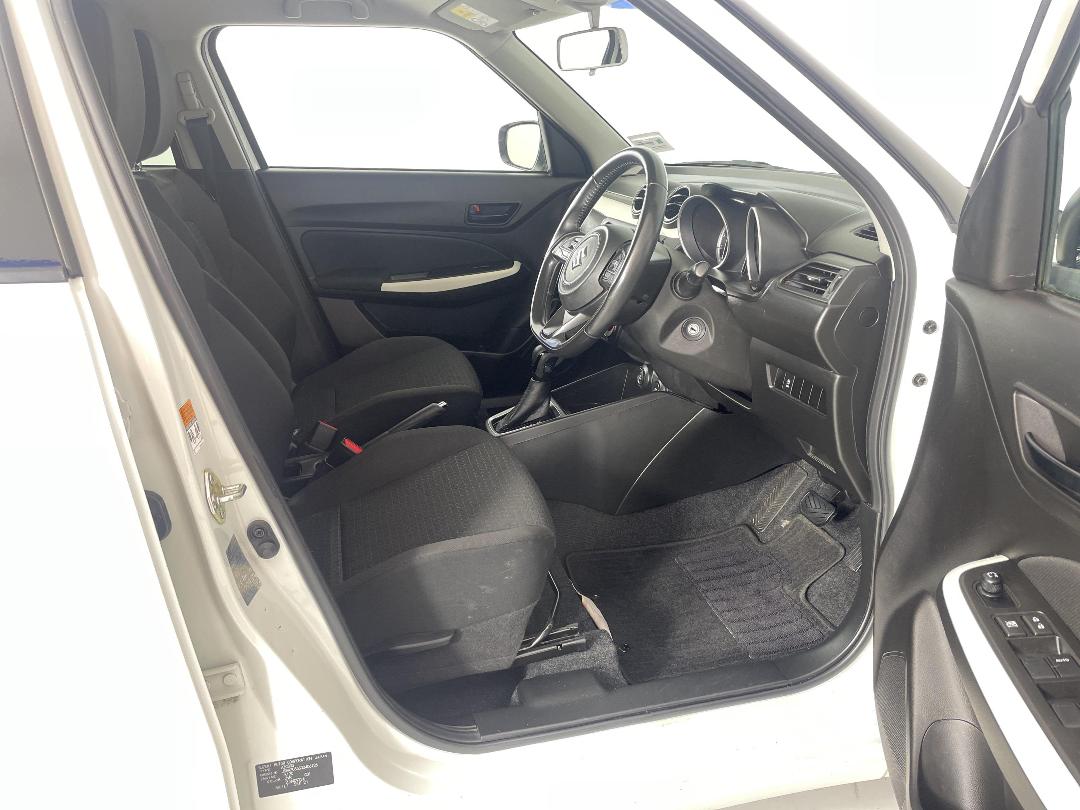 Photo '16' of Suzuki Swift Photo '16' of Suzuki Swift