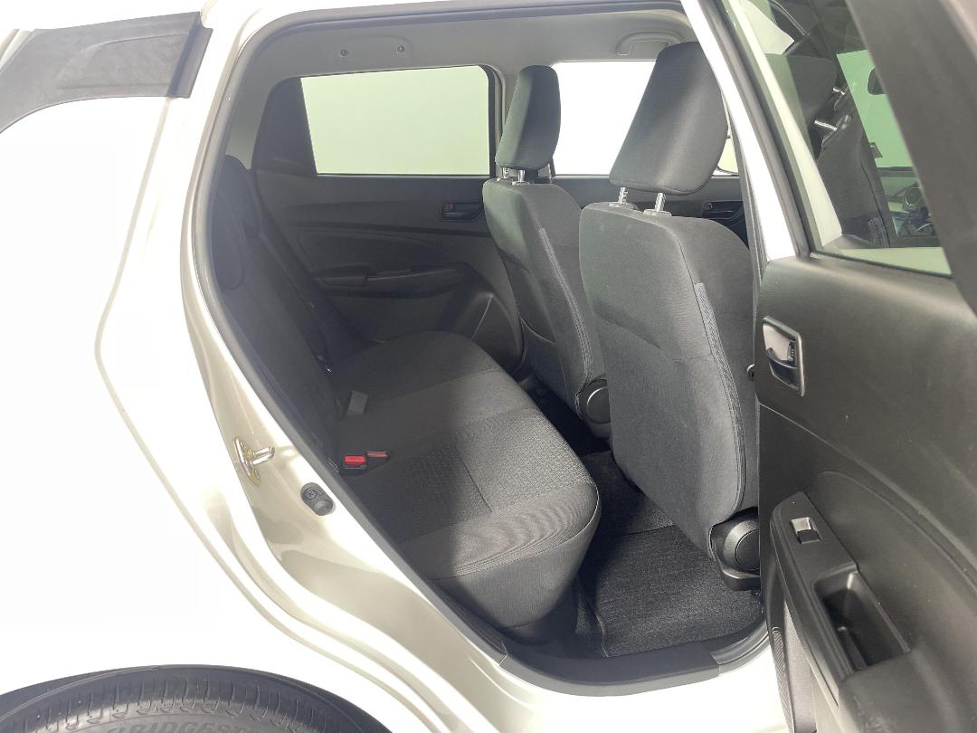 Photo '20' of Suzuki Swift Photo '20' of Suzuki Swift