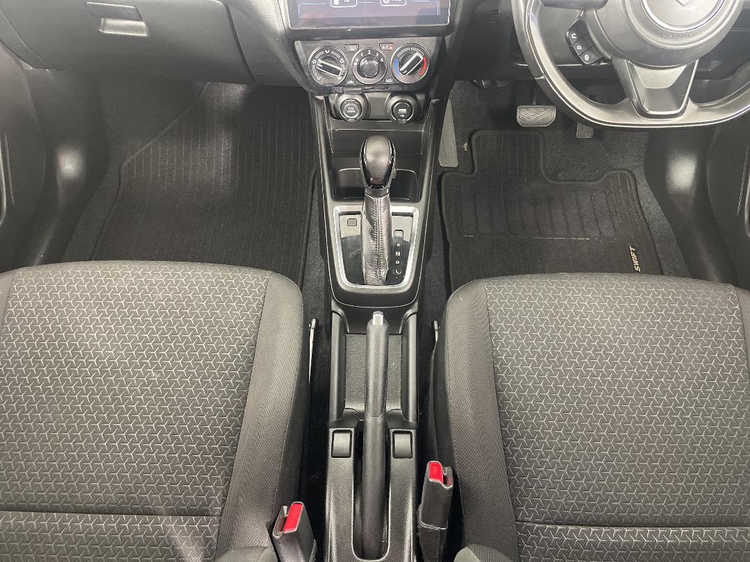 Photo '18' of Suzuki Swift Photo '18' of Suzuki Swift