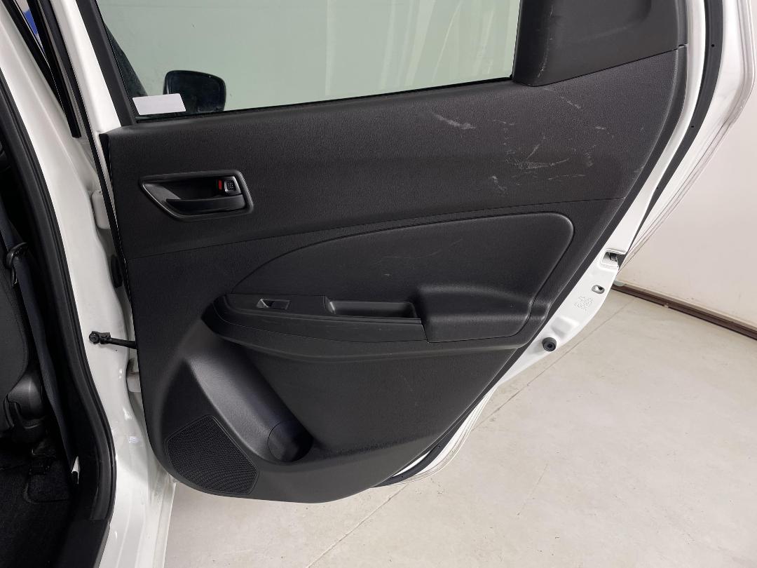 Photo '19' of Suzuki Swift