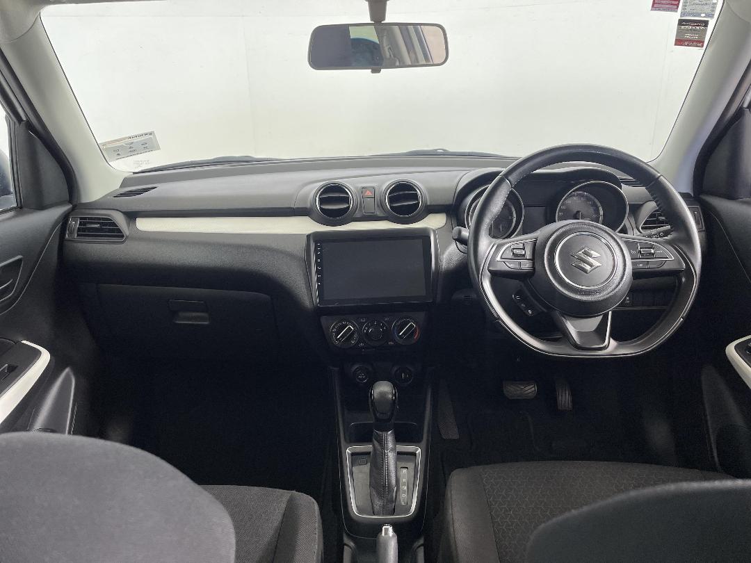 Photo '17' of Suzuki Swift