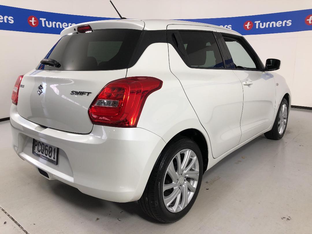 Photo '7' of Suzuki Swift Photo '7' of Suzuki Swift