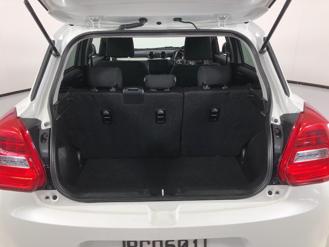 Photo '14' of Suzuki Swift Photo '14' of Suzuki Swift