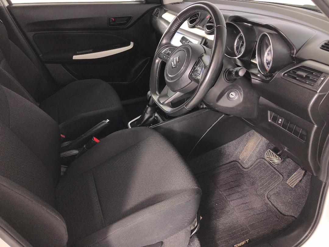 Photo '16' of Suzuki Swift Photo '16' of Suzuki Swift