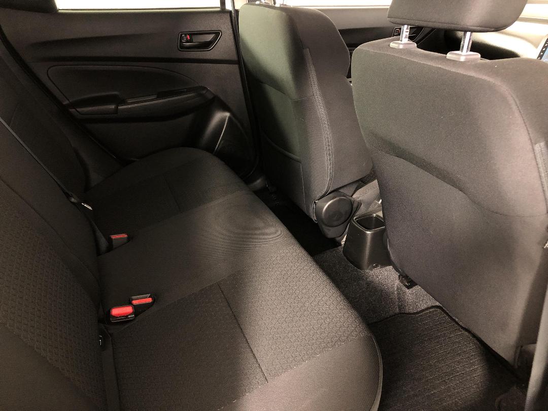 Photo '20' of Suzuki Swift Photo '20' of Suzuki Swift