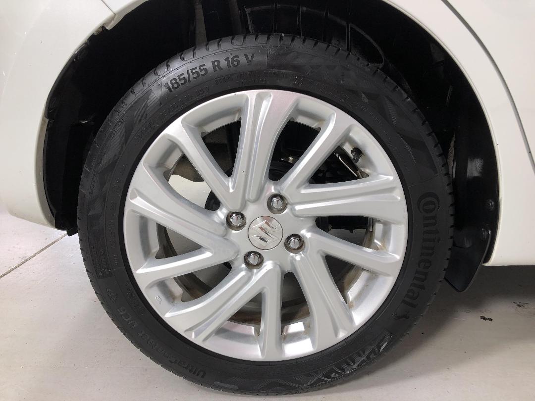 Photo '12' of Suzuki Swift