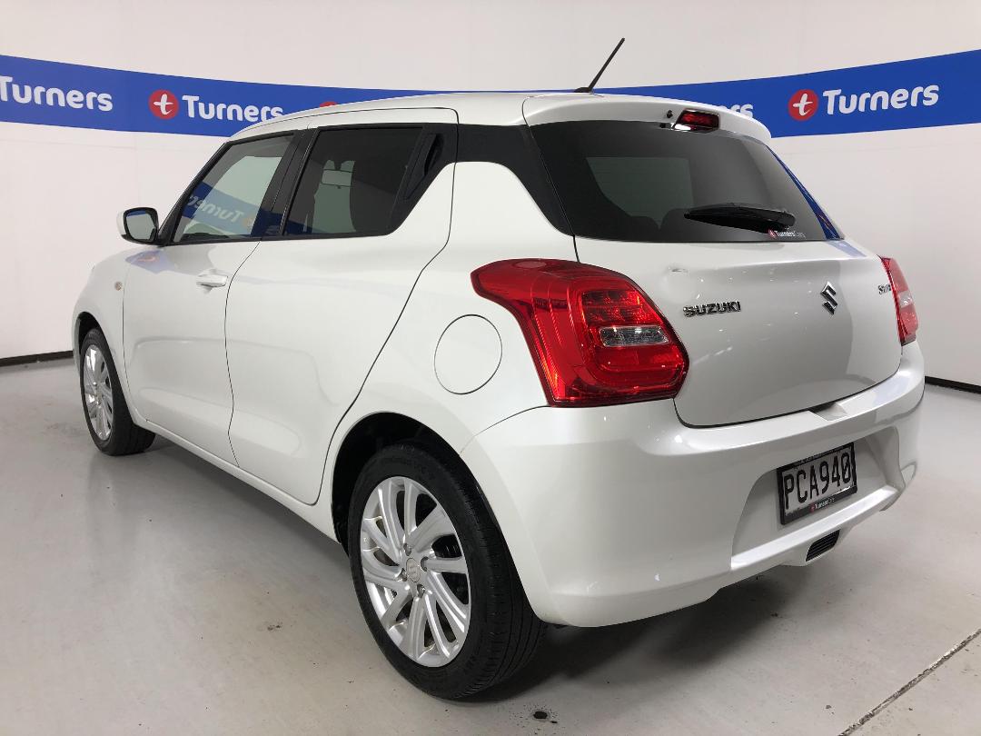 Photo '5' of Suzuki Swift