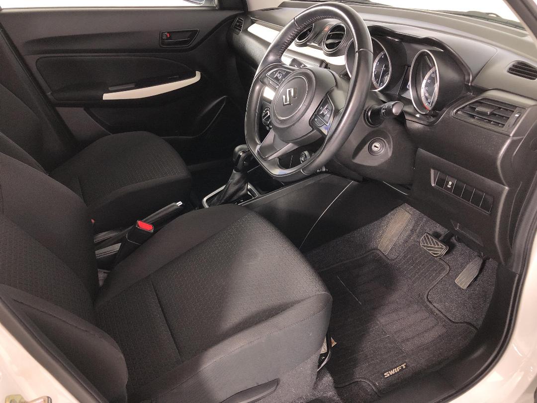 Photo '16' of Suzuki Swift