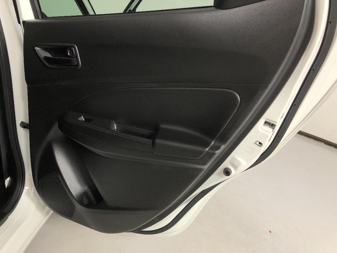 Photo '19' of Suzuki Swift