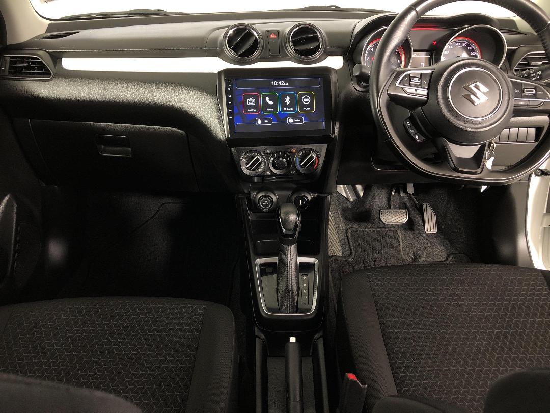 Photo '17' of Suzuki Swift