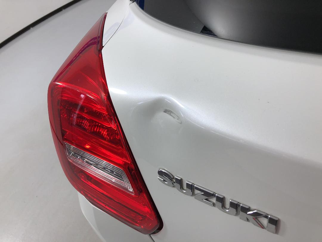 Photo '23' of Suzuki Swift