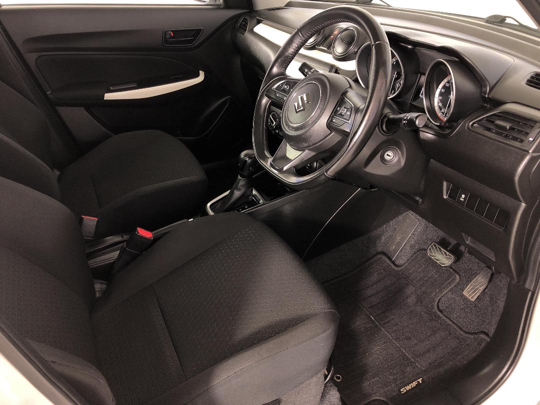 Photo '16' of Suzuki Swift Photo '16' of Suzuki Swift