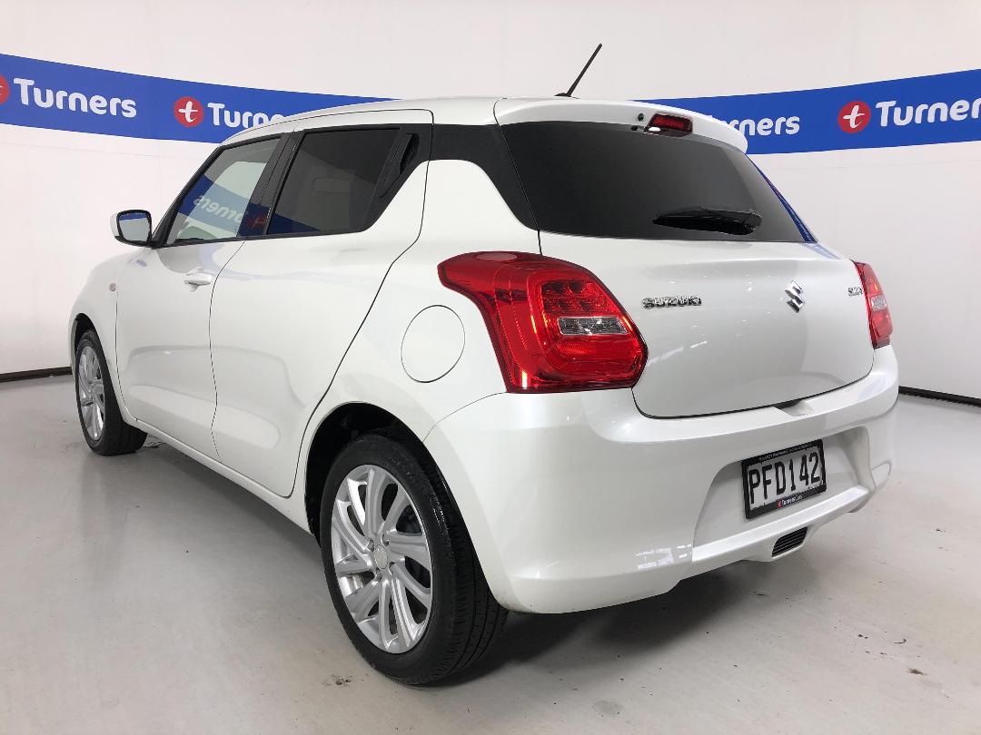 Photo '5' of Suzuki Swift Photo '5' of Suzuki Swift