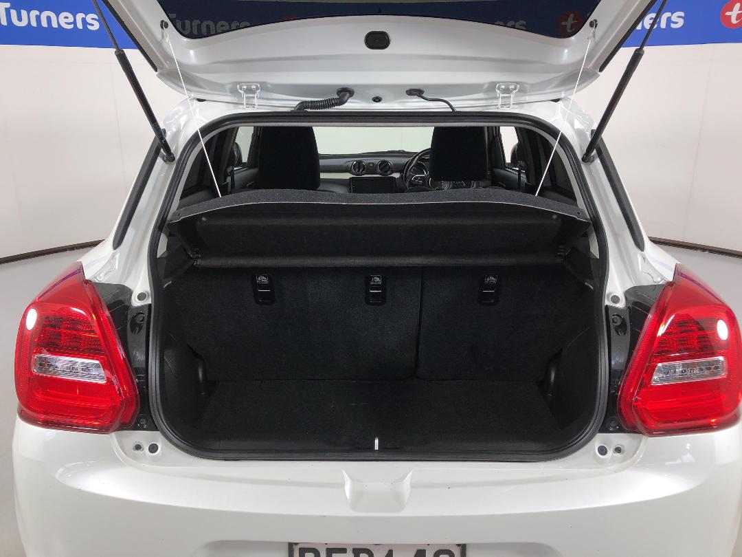 Photo '14' of Suzuki Swift Photo '14' of Suzuki Swift