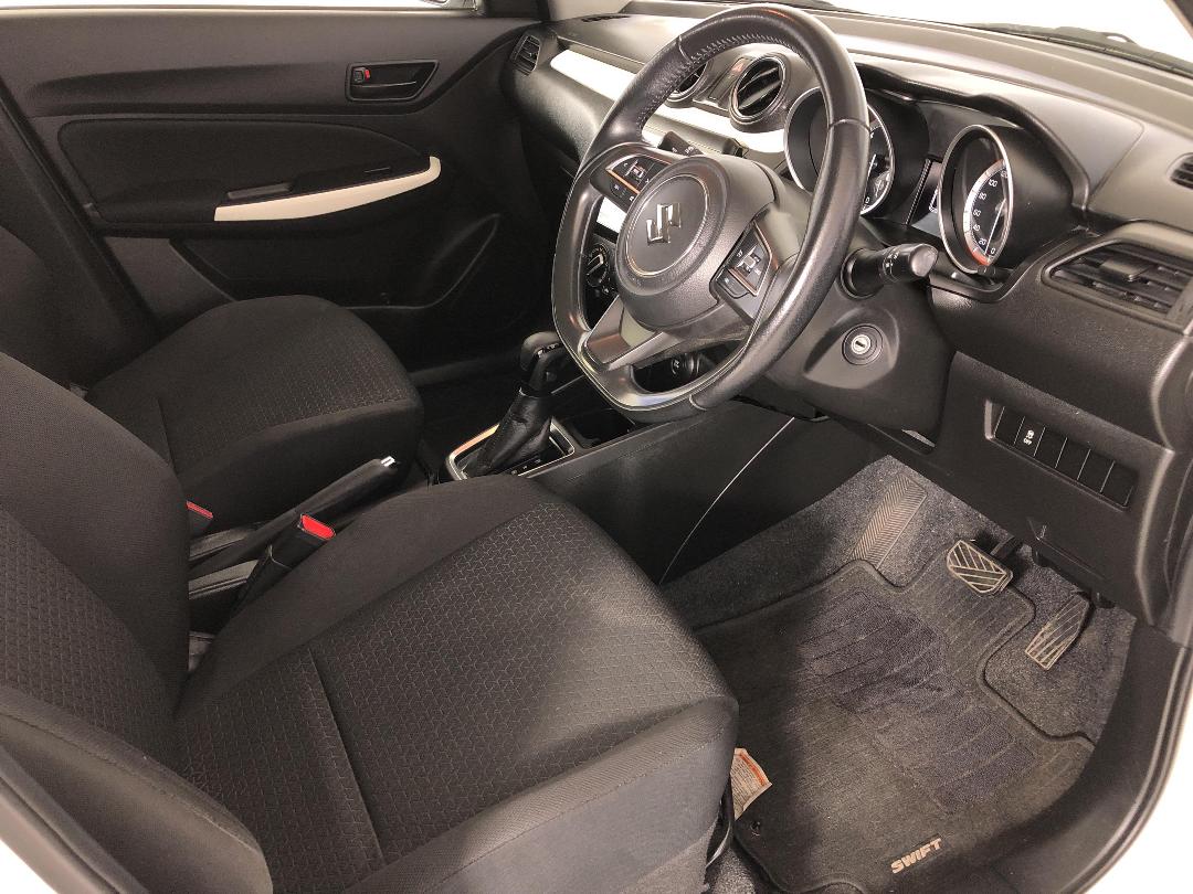 Photo '16' of Suzuki Swift Photo '16' of Suzuki Swift