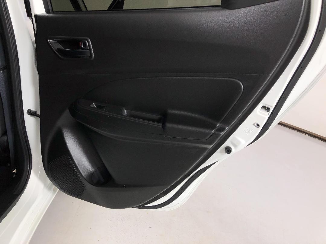 Photo '19' of Suzuki Swift Photo '19' of Suzuki Swift